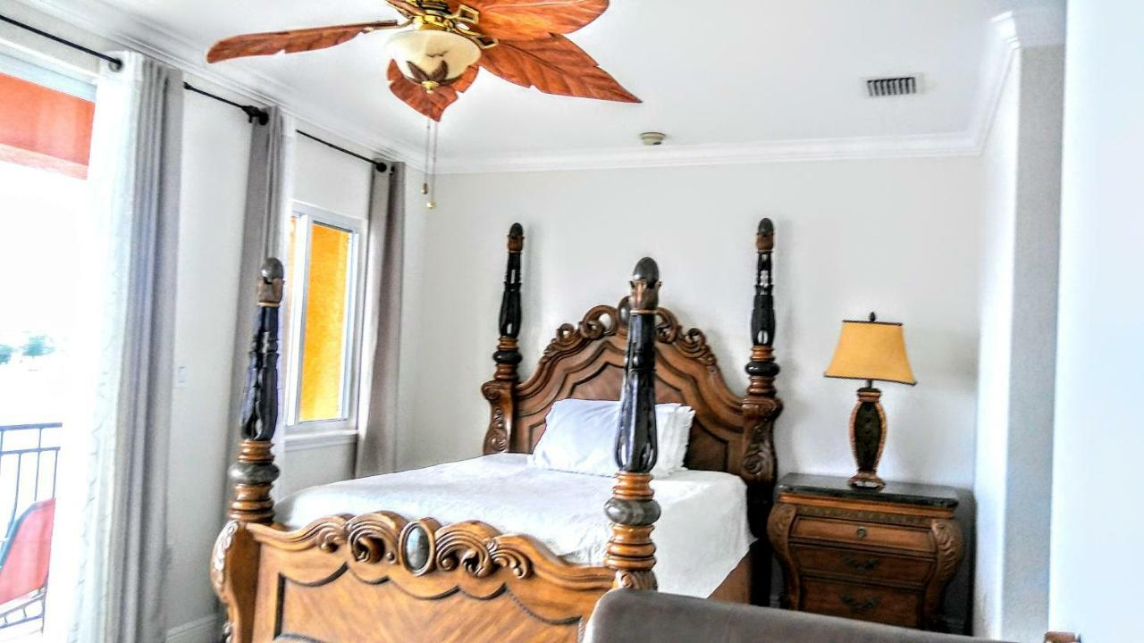 Beach And Bay Mediterraneantownhouse St. Pete Beach Exterior photo